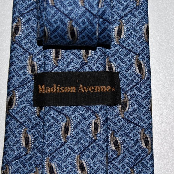 3/$30 Men's Ties Made in Canada - Picture 10 of 11